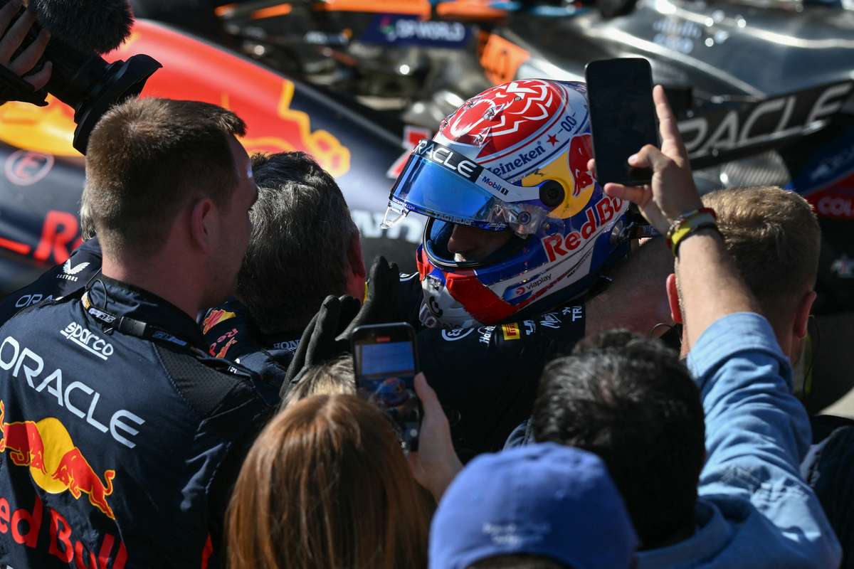 Verstappen a castigat in fata lui Norris si Piastri