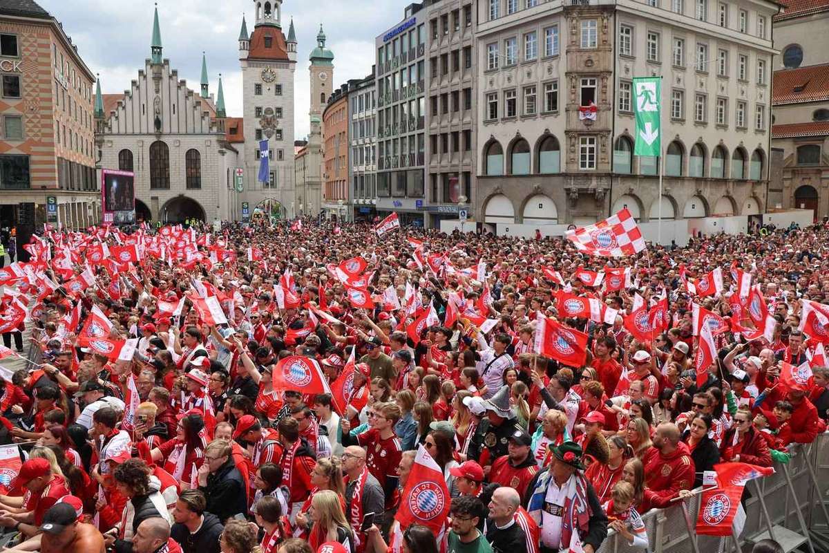 aproximativ 15000 de fani la sarbatoarea titlului fc bayern