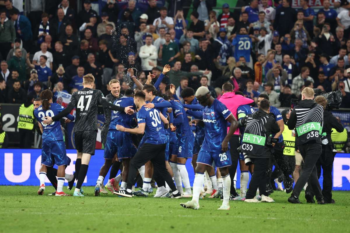 premiera istorica cinci cluburi engleze castiga trofee