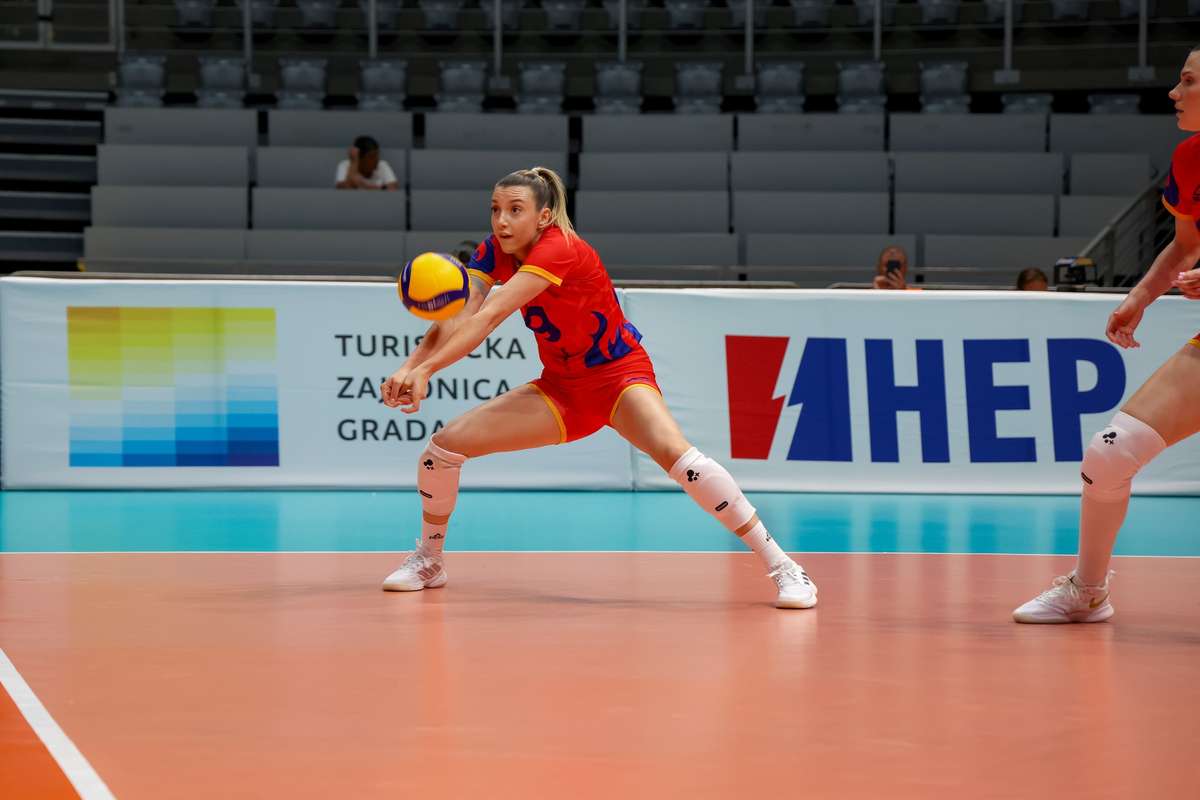 Nationalei Romaniei de volei feminin s a calificat pe primul loc