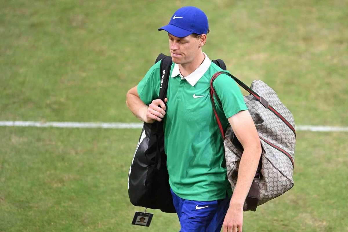 O realizare Sinner lider mondial eliminat surprinzator in optimi la Halle