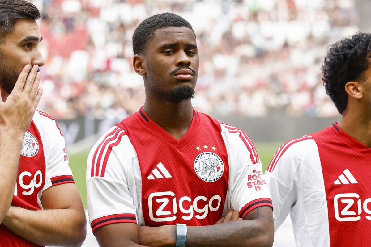Chelsea a convenit cu Ajax pentru transferul lui Jorrel Hato