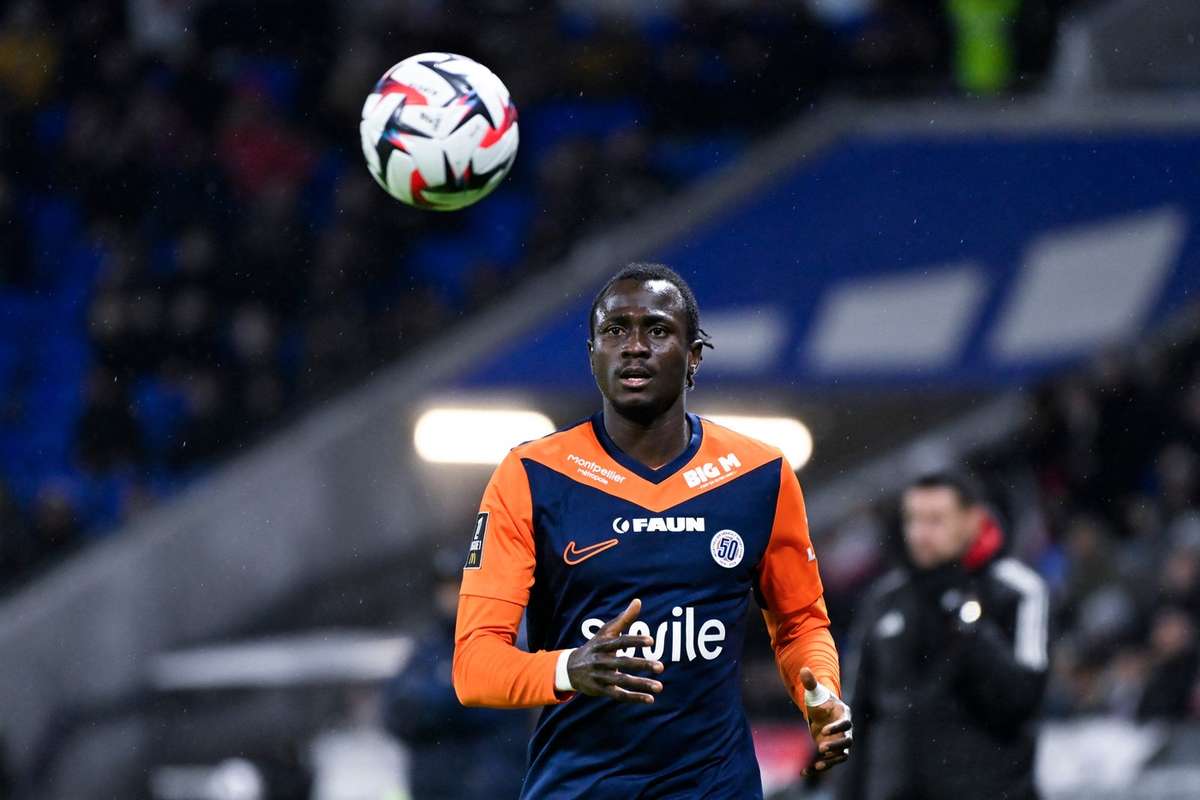 Dinamo negociaza cu un fundas din Ligue 1 salariu mare