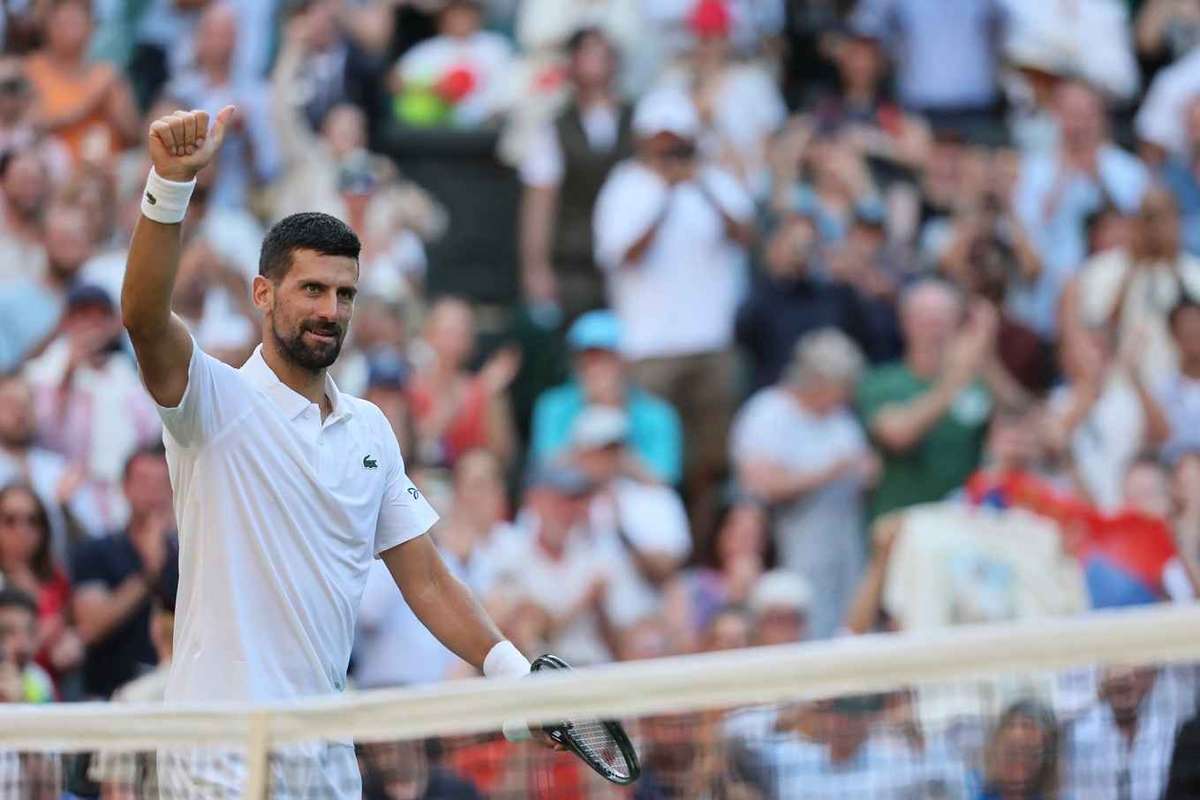 Djokovic l a egalat pe Federer calificandu se in semifinale la Wimbledon