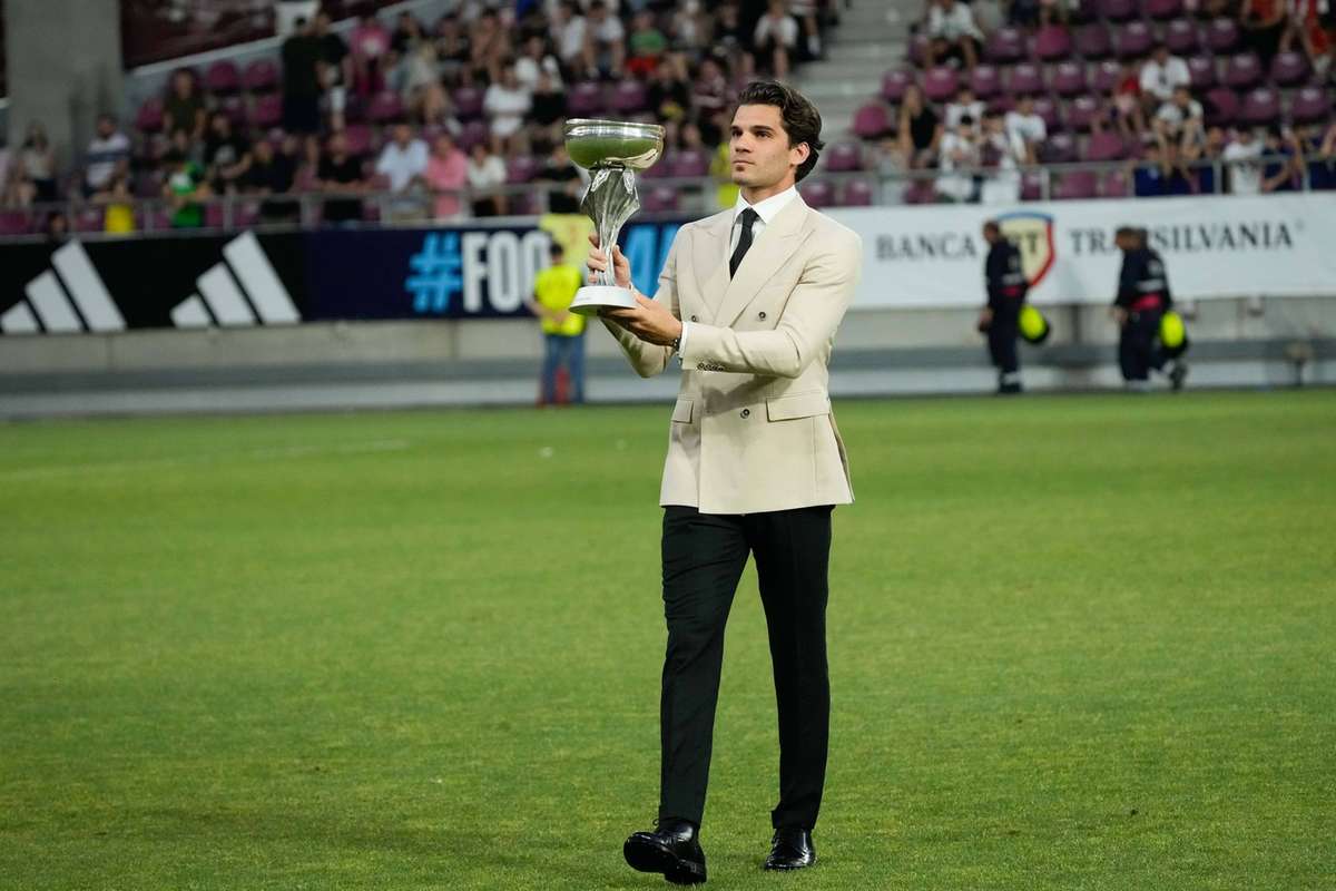 Ianis Hagi aproape de Legia Varsovia A ajuns la un acord