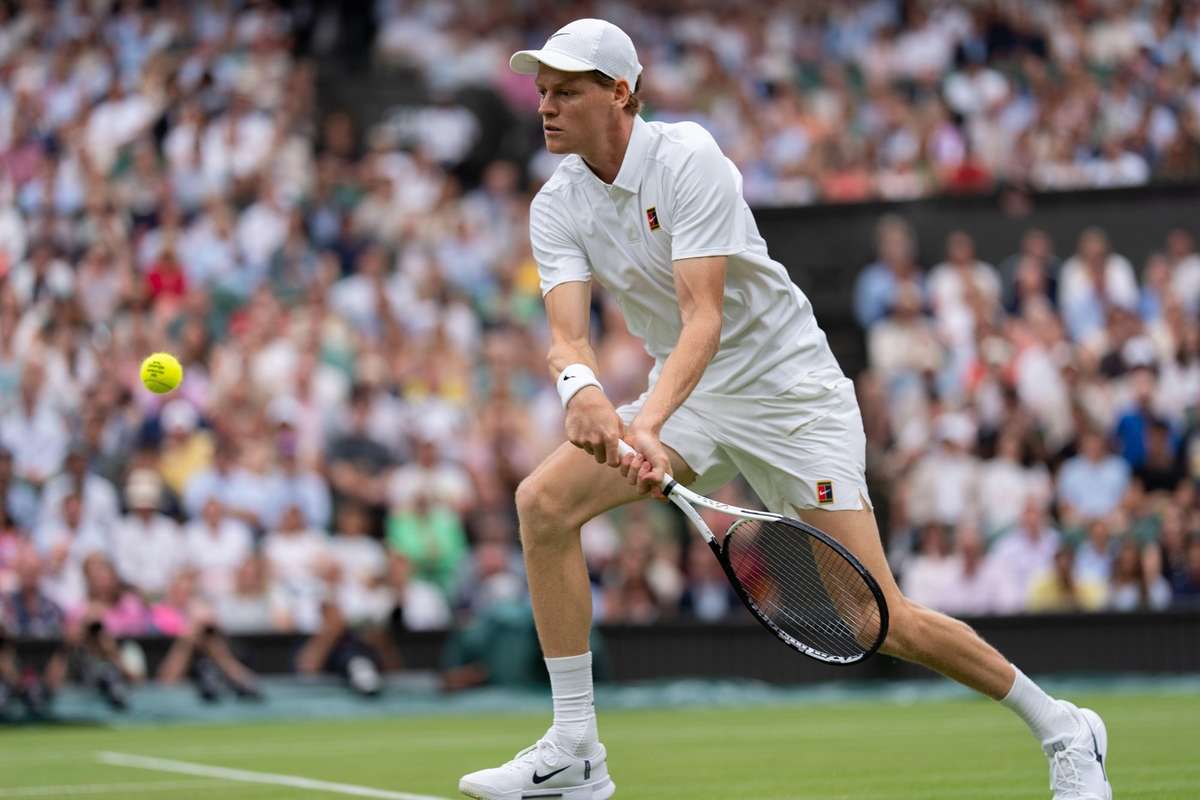 Jannik Sinner a intrat in optimile de finala la Wimbledon