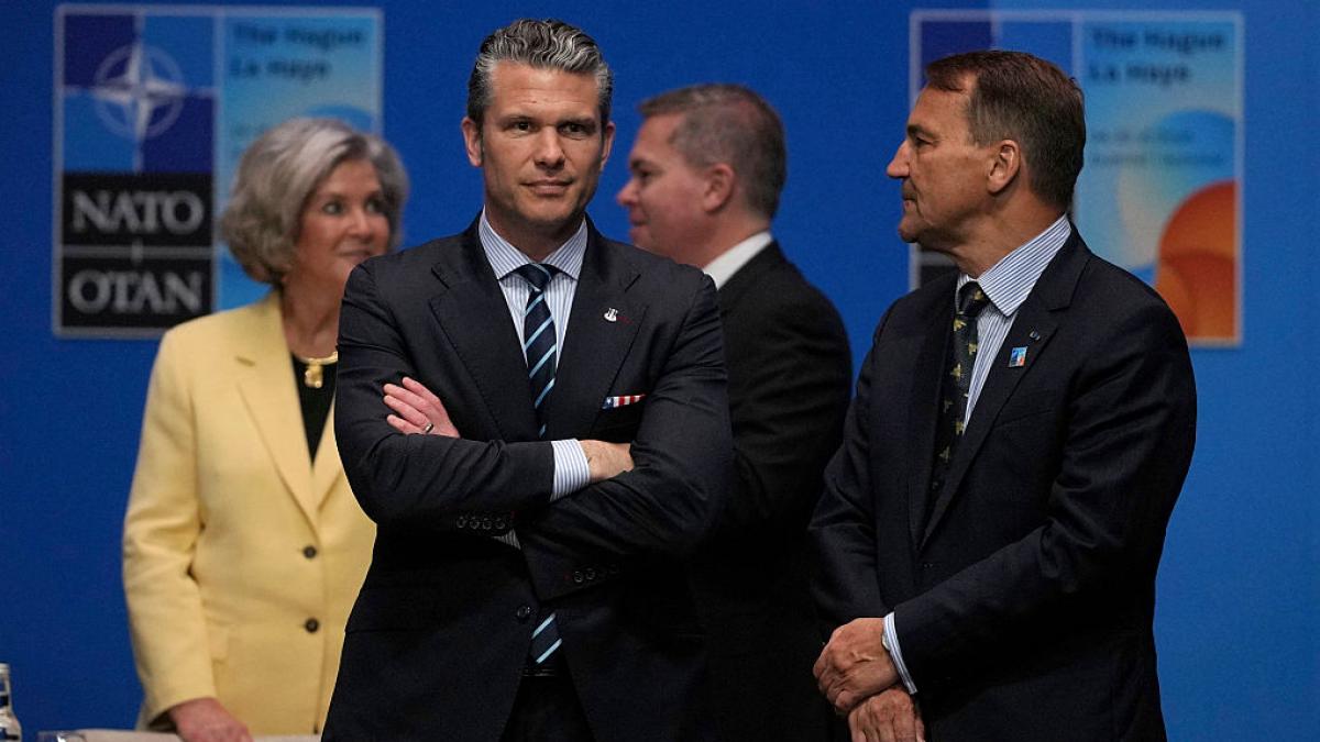 Ministrul Apararii l a invitat pe seful Pentagonului in Romania