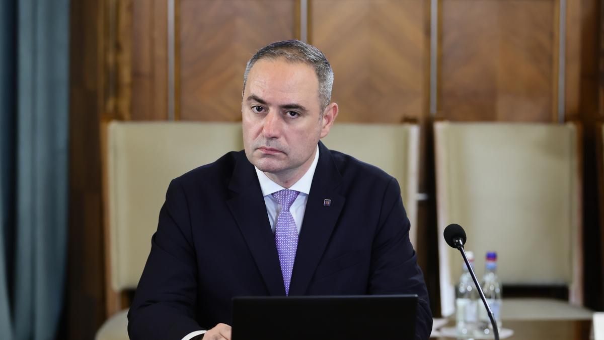 Ministrul Finantelor Pensiile si salariile vor fi platite