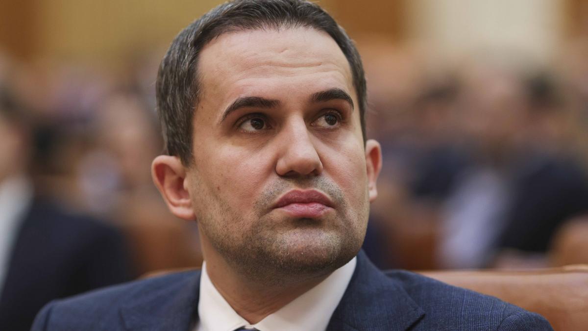 Ministrul Transporturilor suprins negociind o spaga