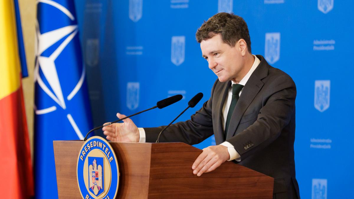 Nicisor Dan l a numit pe Dacian Dragos judecator CCR