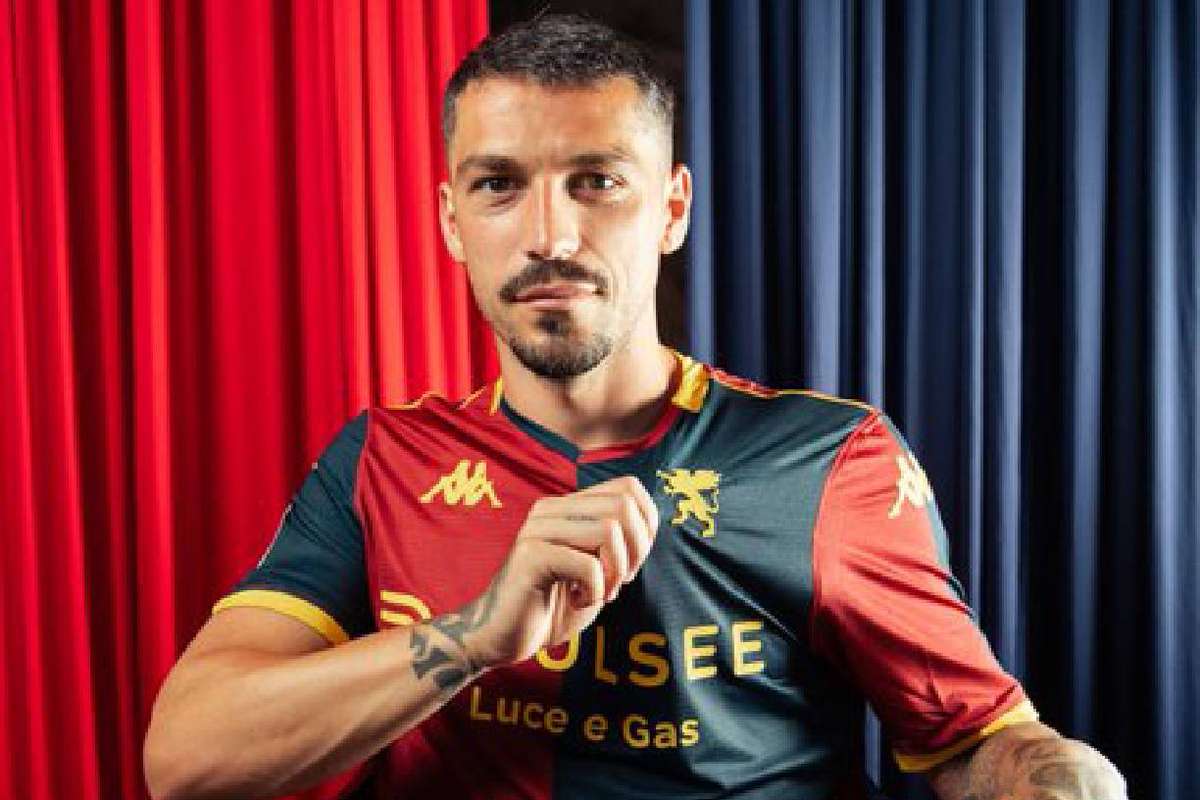 Nicolae Stanciu in noul echipament al Genoei