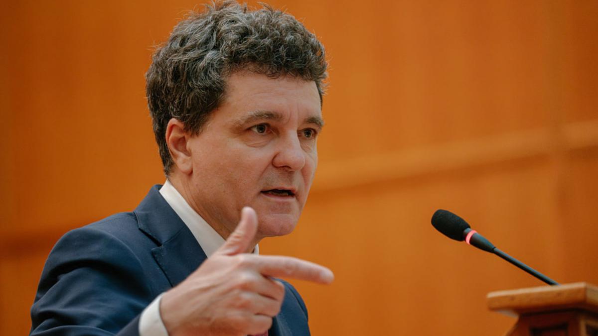 Nicusor Dan a trimis din nou o lege in Parlament