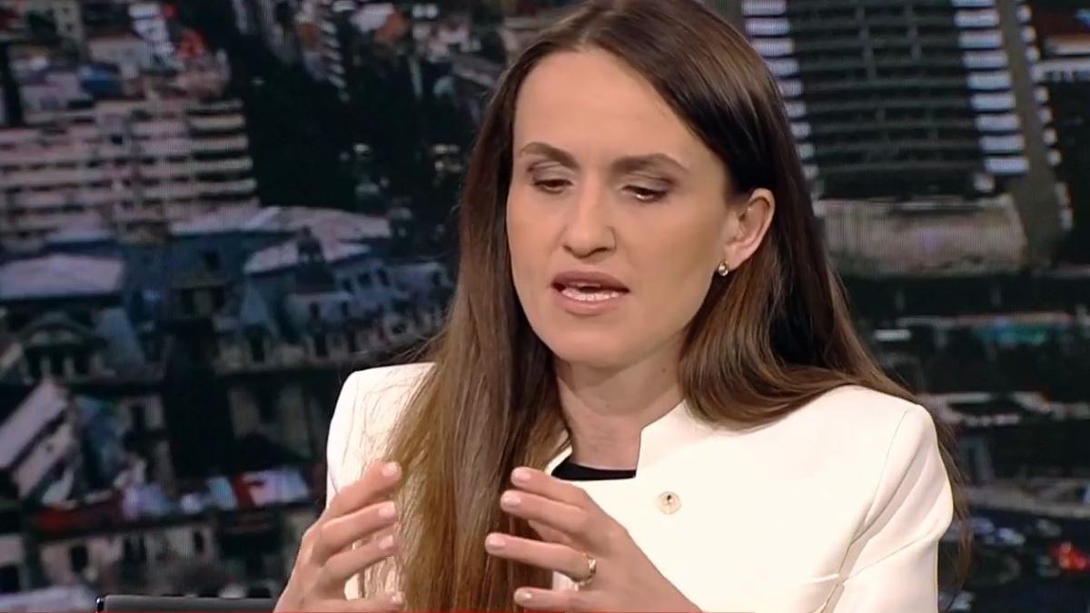 Oana Toiu Se reintroduc taxele consulare fara buget