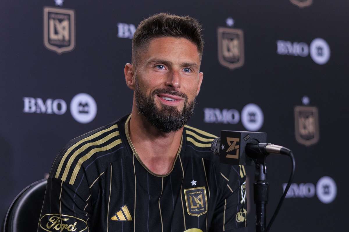 Olivier Giroud s a intors in Franta semnand cu un club din Ligue 1