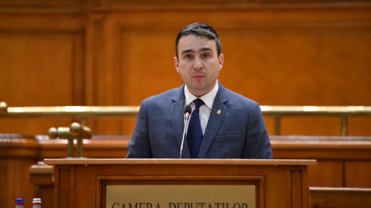 PSD ia in considerare abtinerea la motiunea AUR