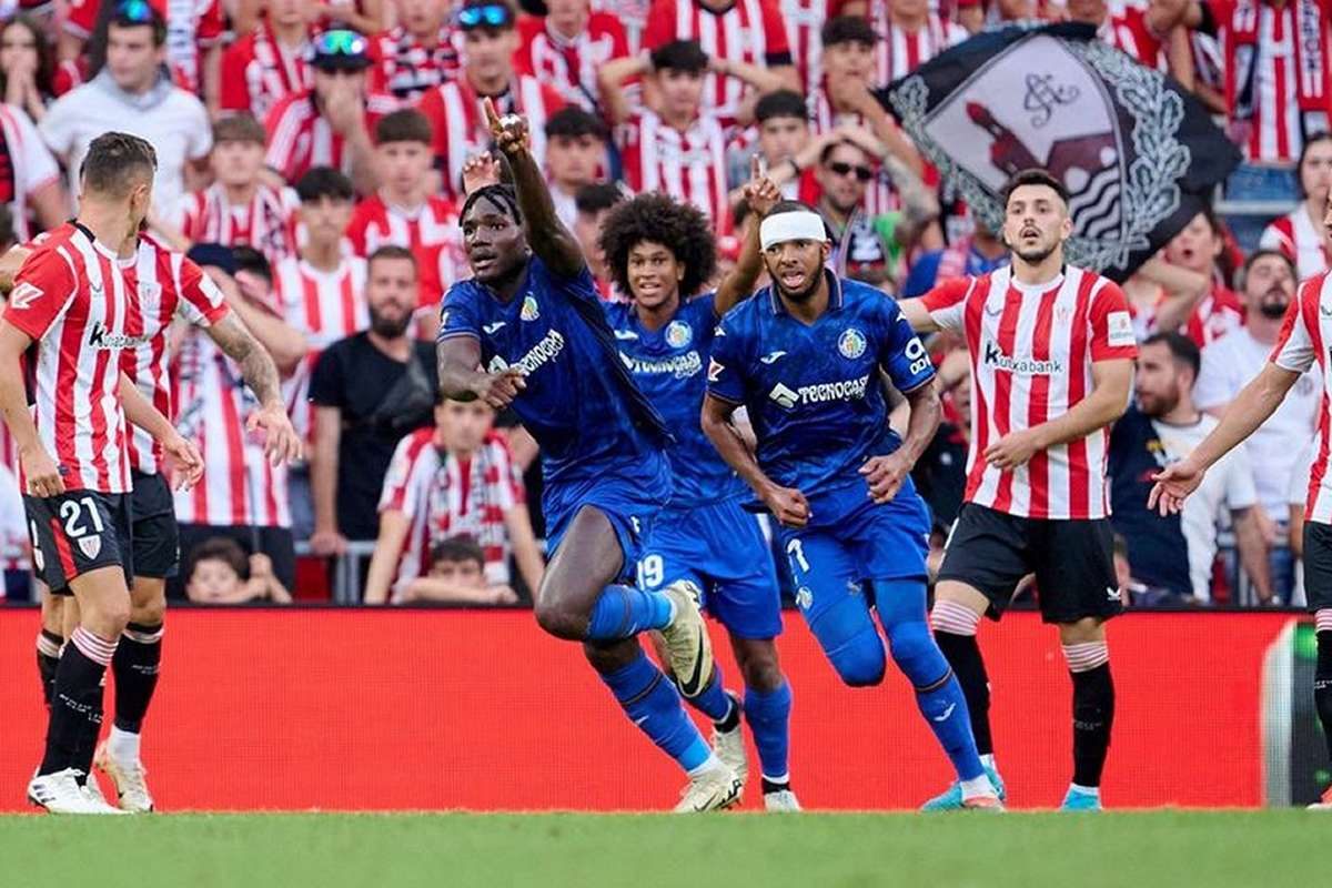 Patronii lui Liverpool negociaza preluarea unui club din LaLiga