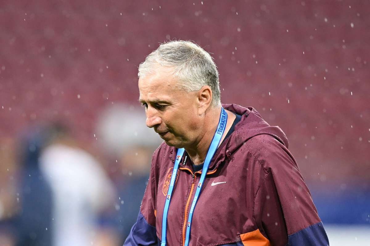 Probleme de lot pentru Dan Petrescu inaintea returului cu Lugano