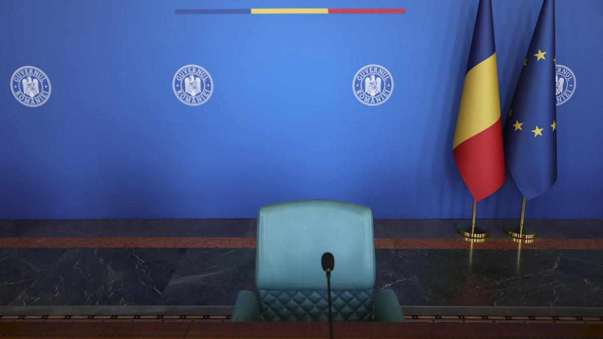 Seful Cancelariei lui Bolojan a cerut liste pentru concedieri