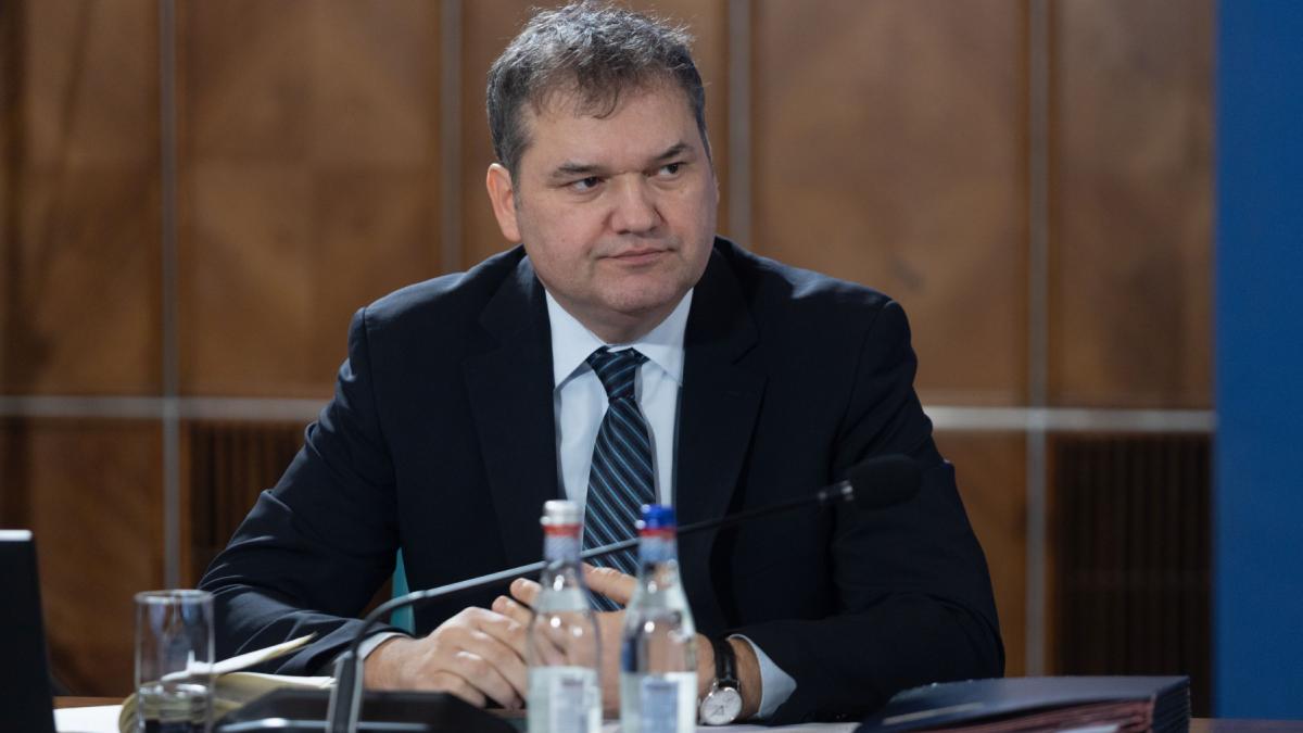 Cseke Attila le reproseaza magistratilor suparati pe Guvern