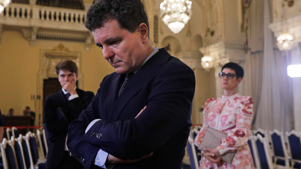 De ce Nicusor Dan nu a fost la inmormantare