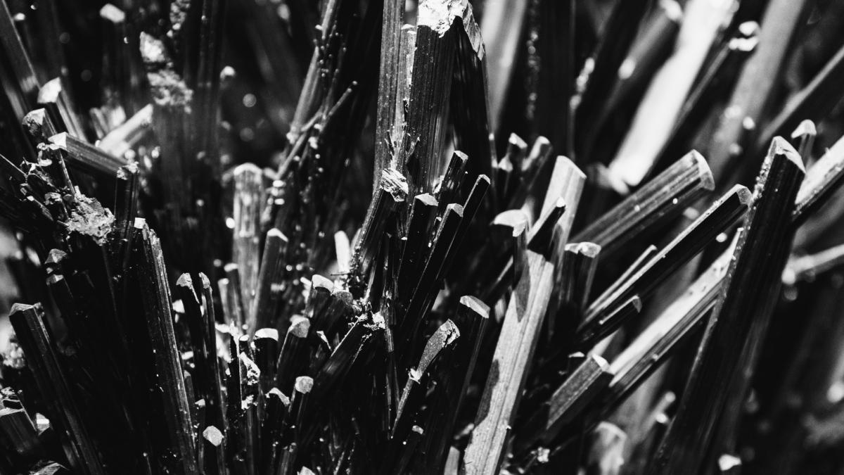 Ministrul Economiei cauta finantare pentru grafitul de la Baia de Fier