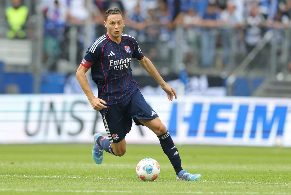 Olympique Lyon a renuntat la internationalul sarbs Nemanja Matic