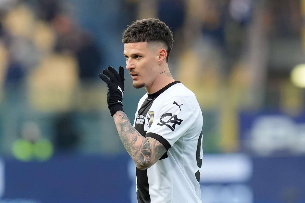 PSV si Parma se apropie de un acord pentru Dennis Man Concesia facuta de Cruciati