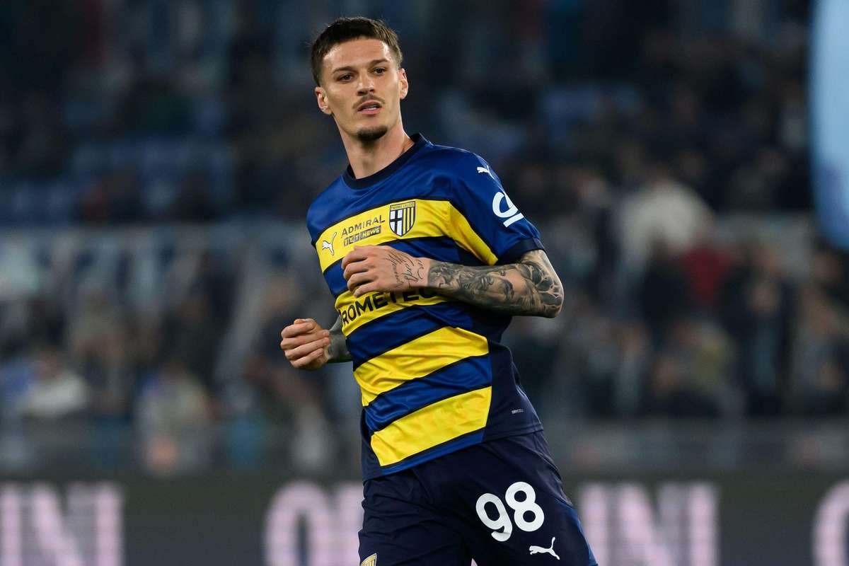 Transferul lui Dennis Man la PSV blocat in negocieri