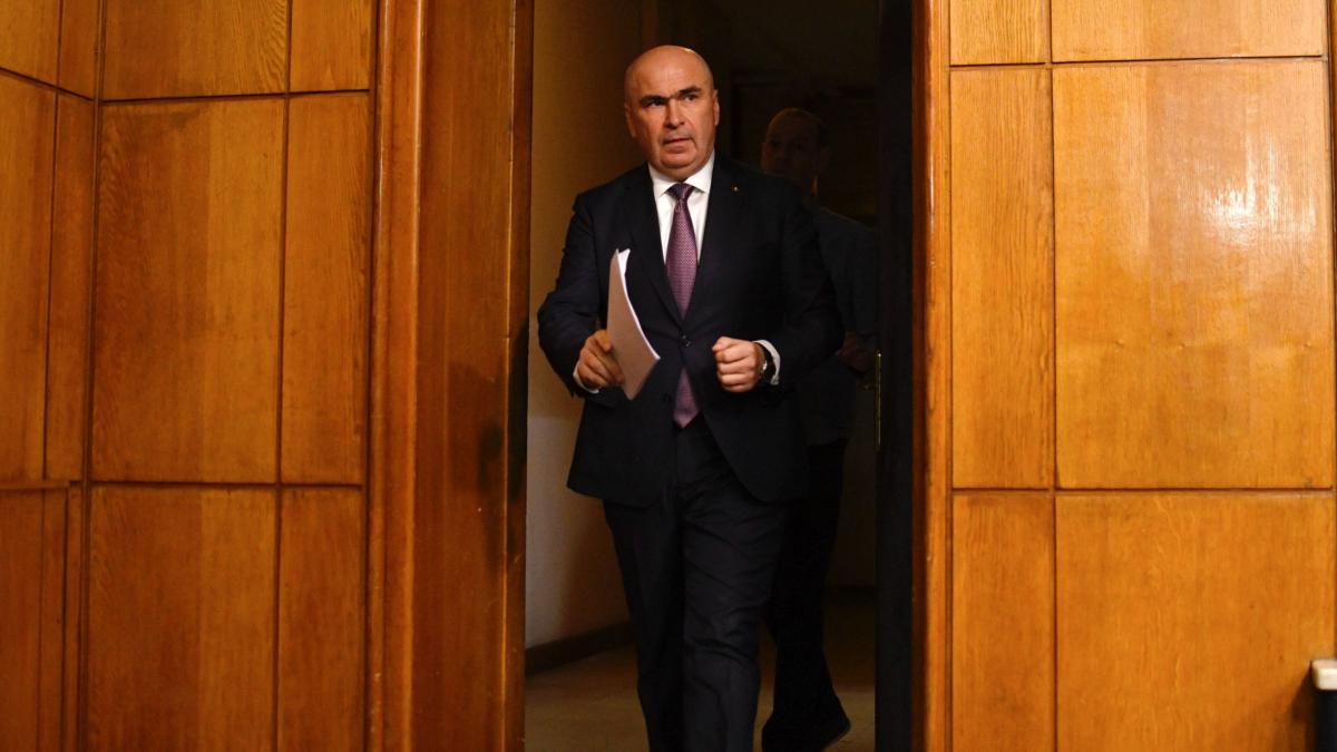 Bolojan ameninta cu demisia PNL discuta iesirea din guvern