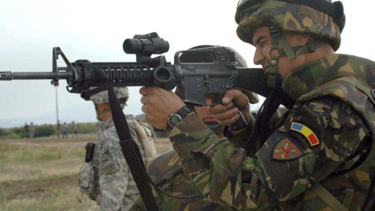 Cati bani primesc tinerii care fac voluntariat in Armata