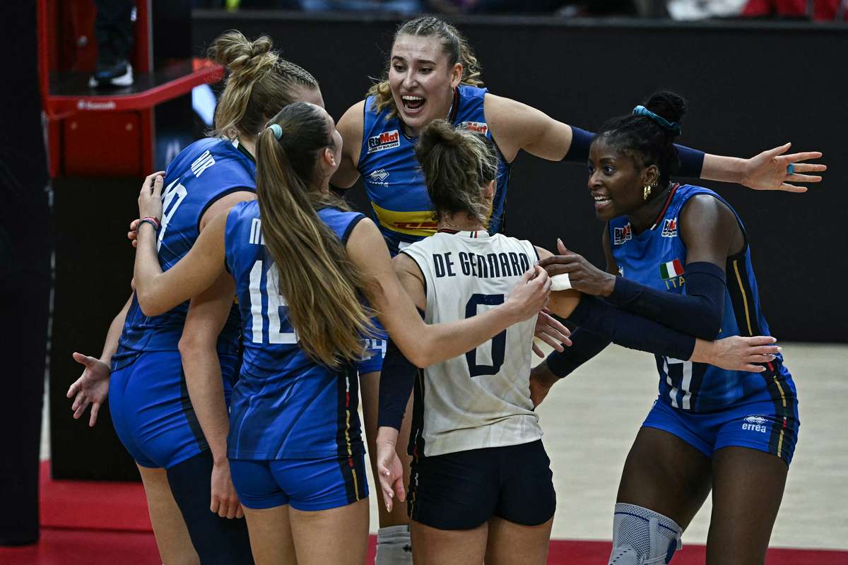 Finala thriller Italia invinge Turcia si devine campioana mondiala la volei