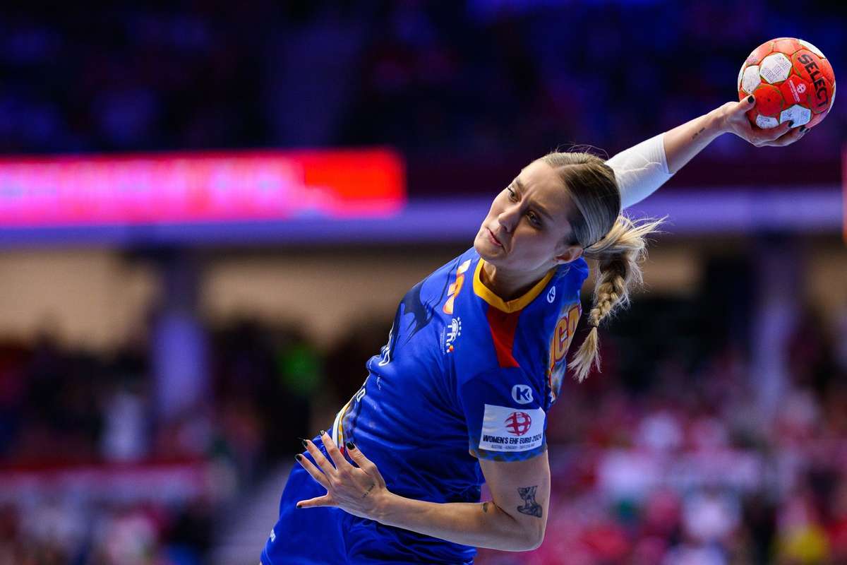 Nationala de handbal feminin pierde din nou cu Franta