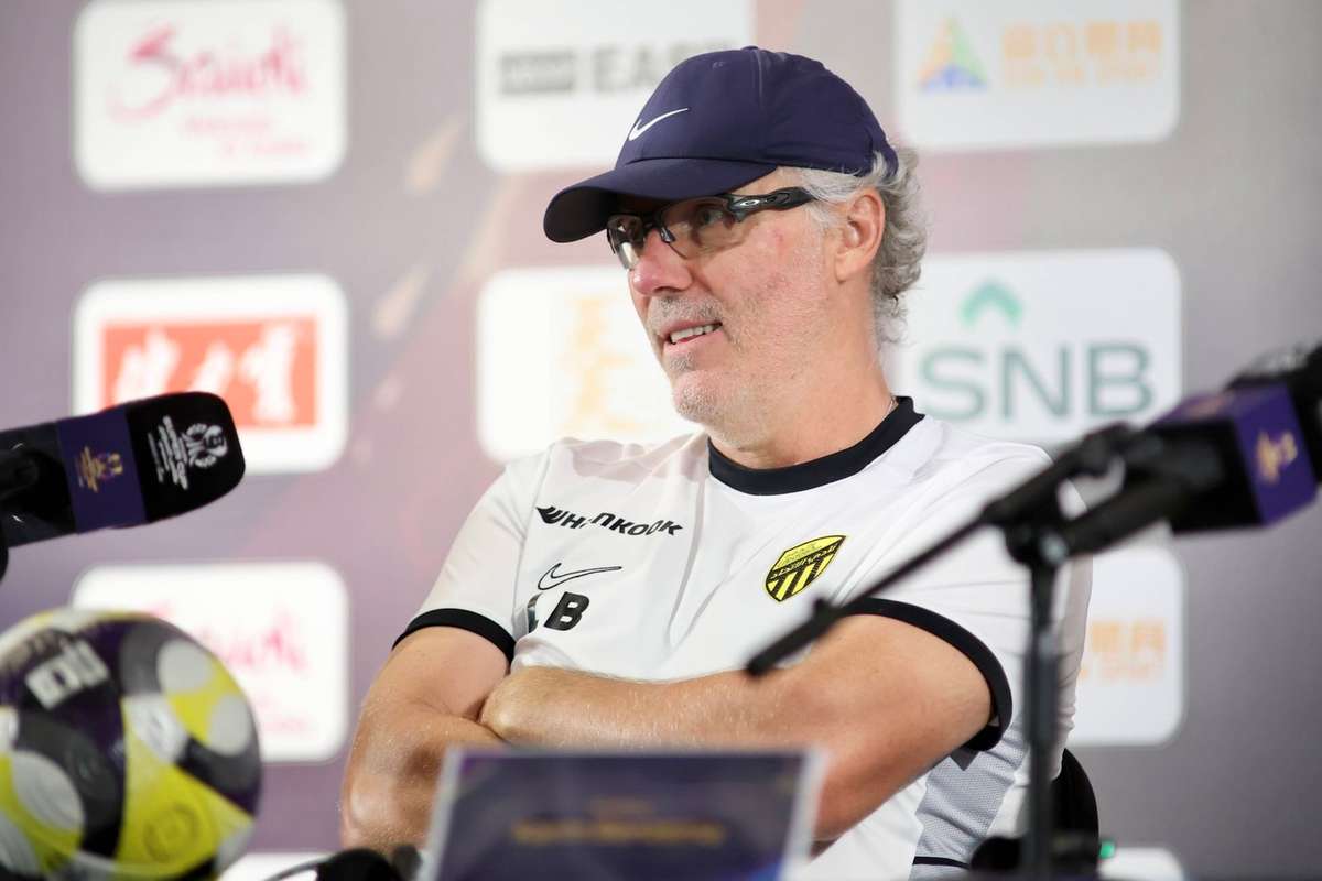 Oficial Laurent Blanc a fost demis de la Al Ittihad
