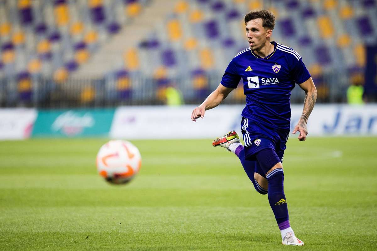 Rapid forteaza transferul unui mijlocas sloven