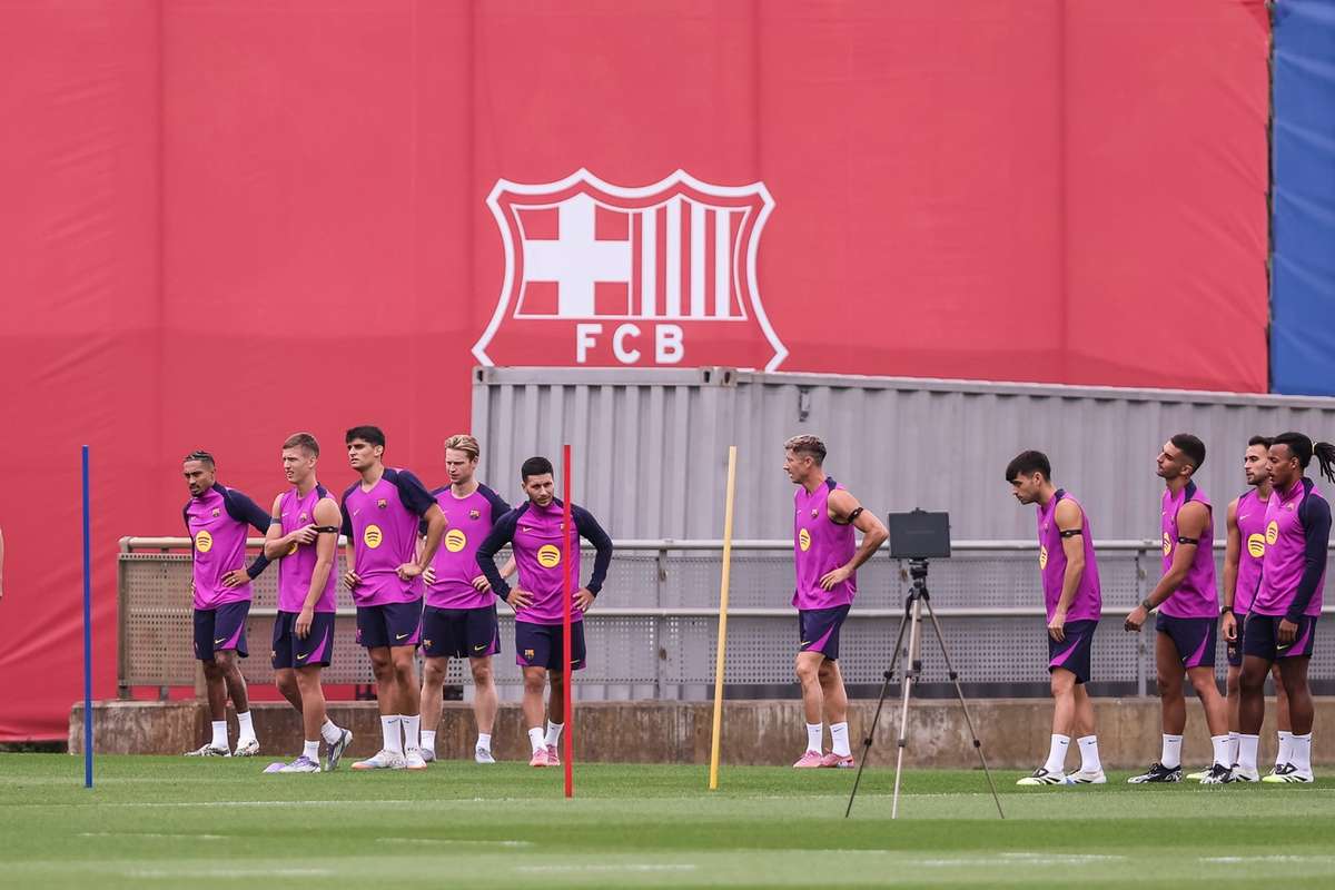 Un tanar de 19 ani ar putea debuta pentru Barcelona in meciul cu Valencia