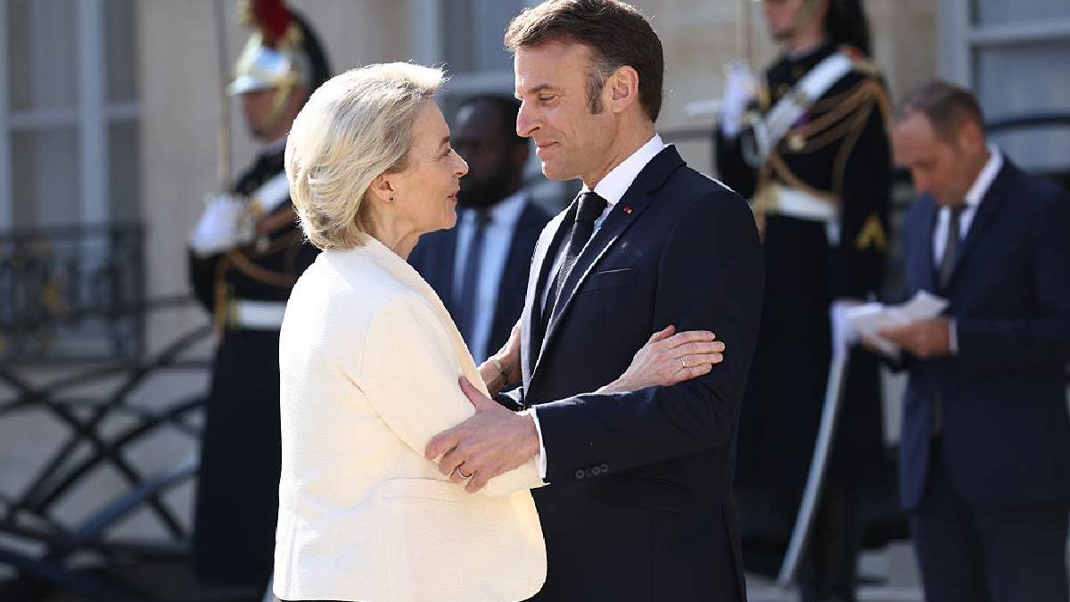 Ursula von der Leyen anchetata pentru mesajul sters de la Macron