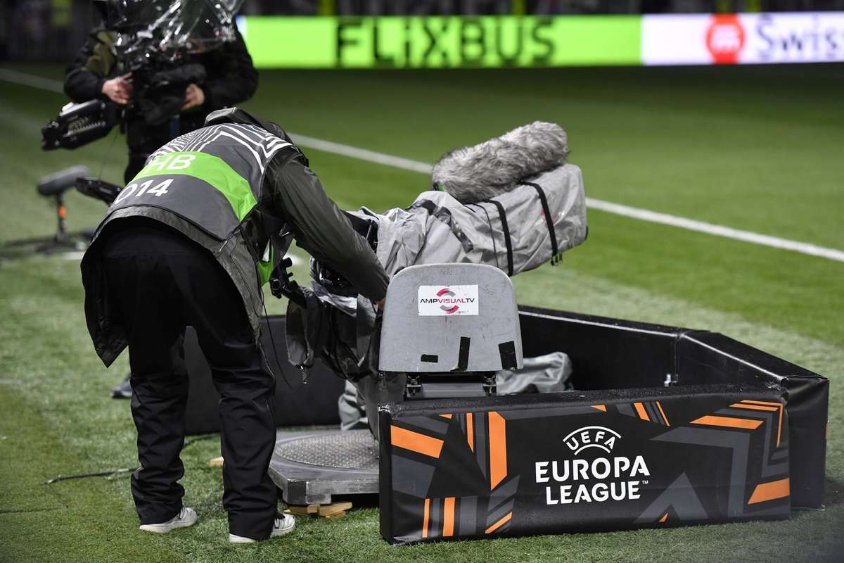 Cine transmite meciurile FCSB la televizor1761139585