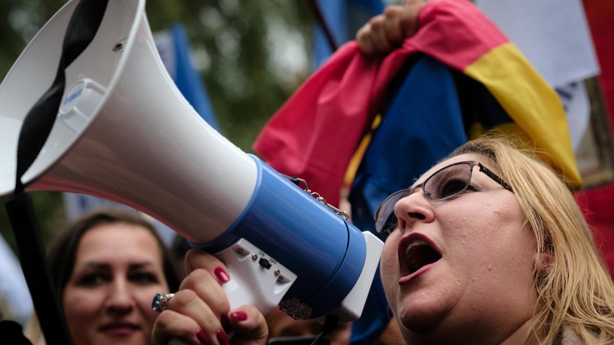 Diana Sosoaca acuzata de 11 infractiuni avertizeaza