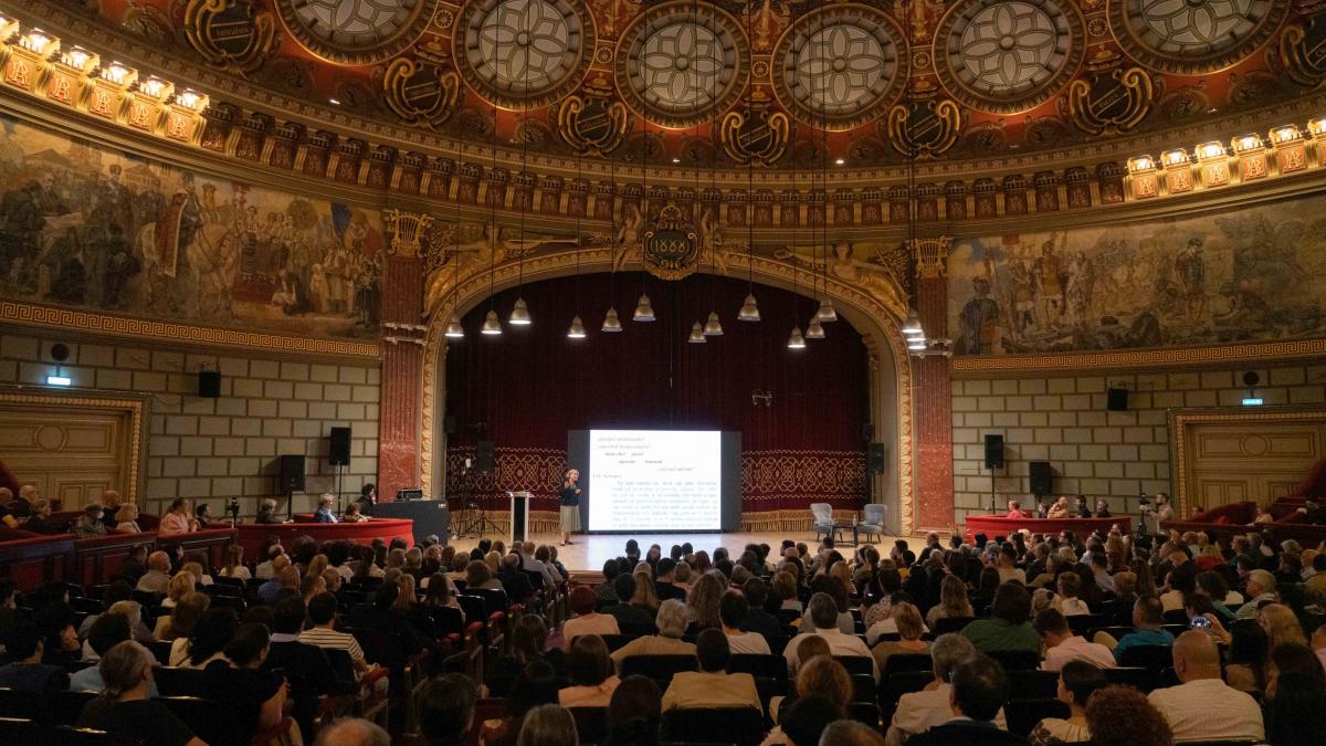 Institutiile de cultura pot continua activitatea1761581833