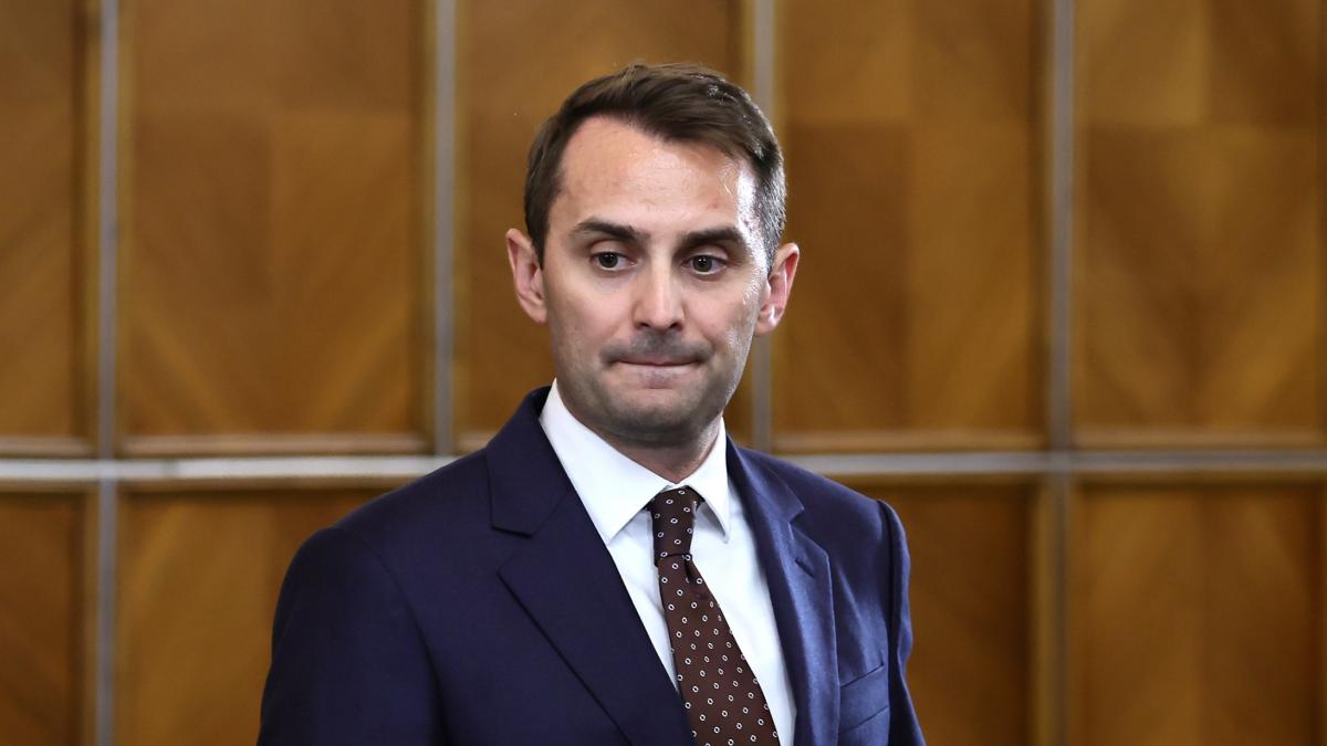 Sindicalistii cer demisia lui Mihai Jurca seful Cancelariei
