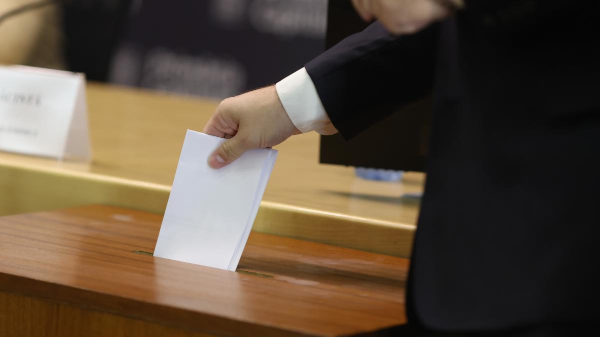 Sondaj Baluta si Ciucu lupta stransa pentru Primarie1761473806
