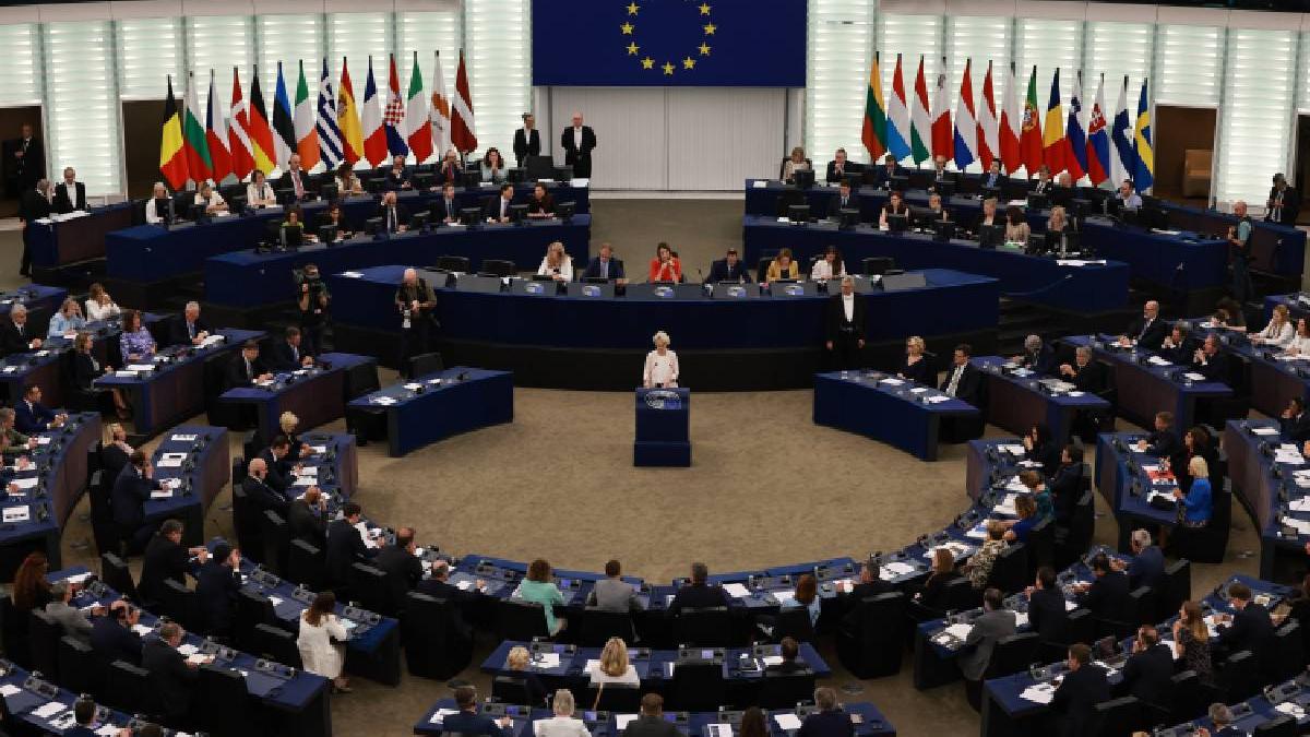 UE analizeaza un plan nou pentru a restrictiona deplasrile diplomatiilor rusi