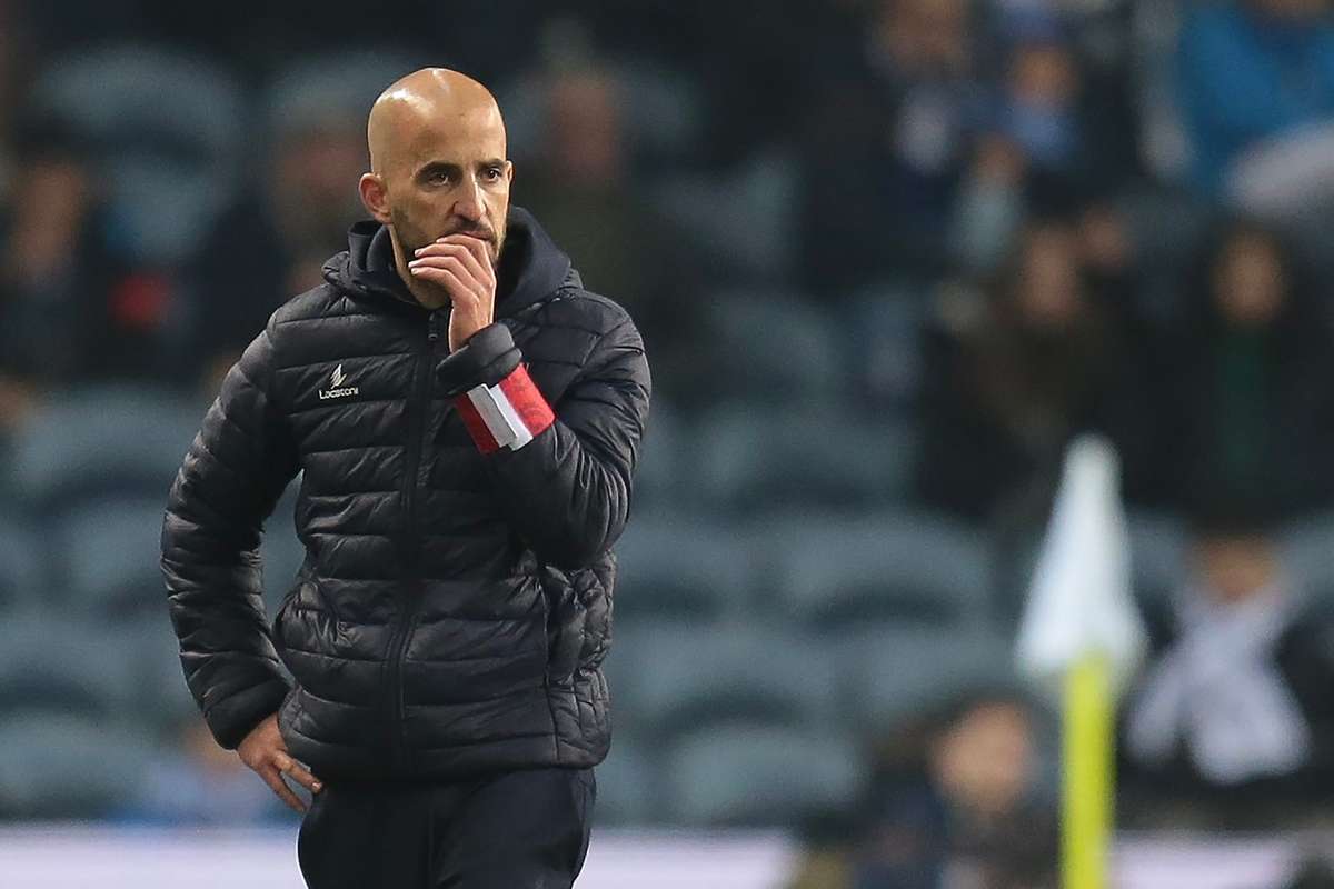 Antrenor strain la Universitatea Craiova Negocieri cu un tehnician fost la Chelsea si Porto1762845127