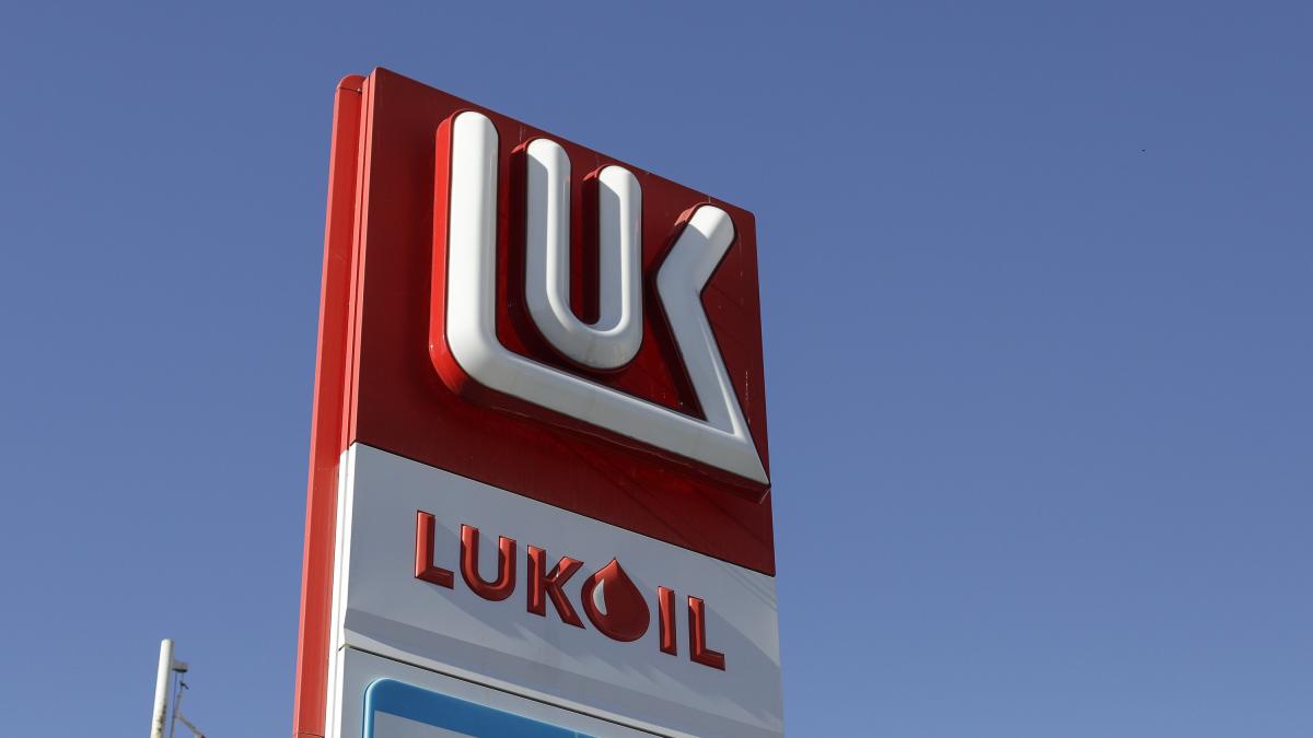 Dogioiu despre activele Lukoil Romania aplica sanctiuni1763650822