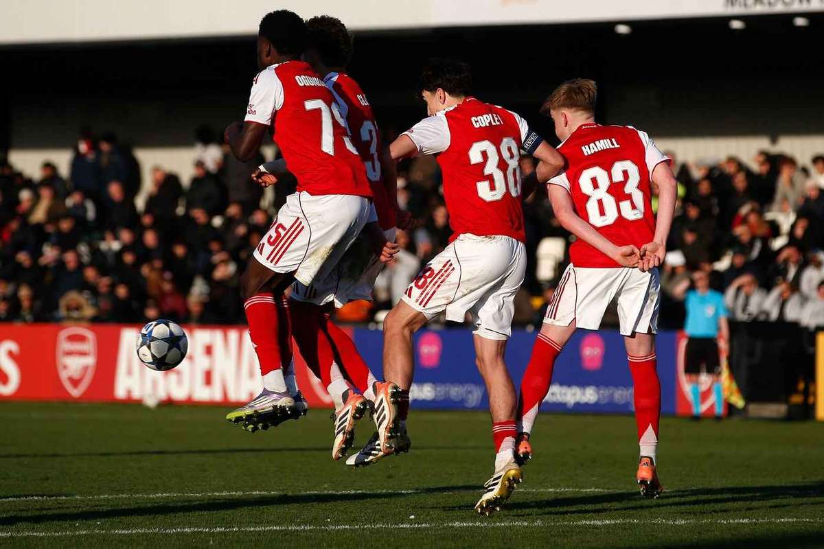 La 13 ani Munoz de la Arsenal este cel mai tanar jucator din UEFA Youth League1764216869