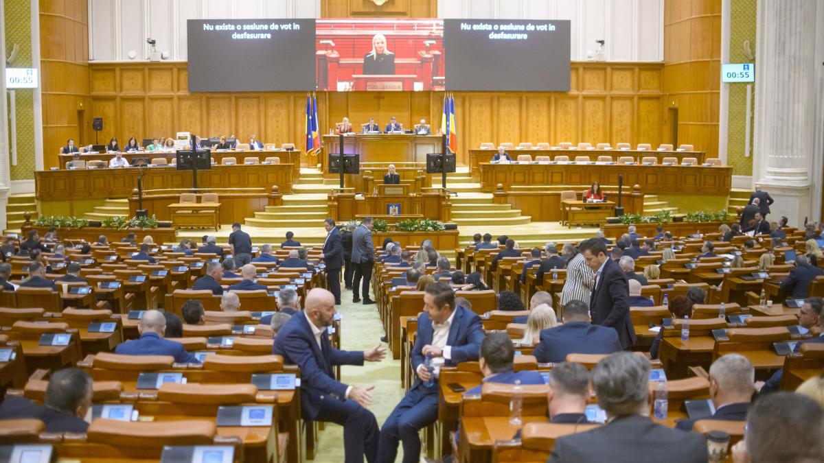 Membrii Consiliului SRTv validai cu scandal n Parlament1763485404