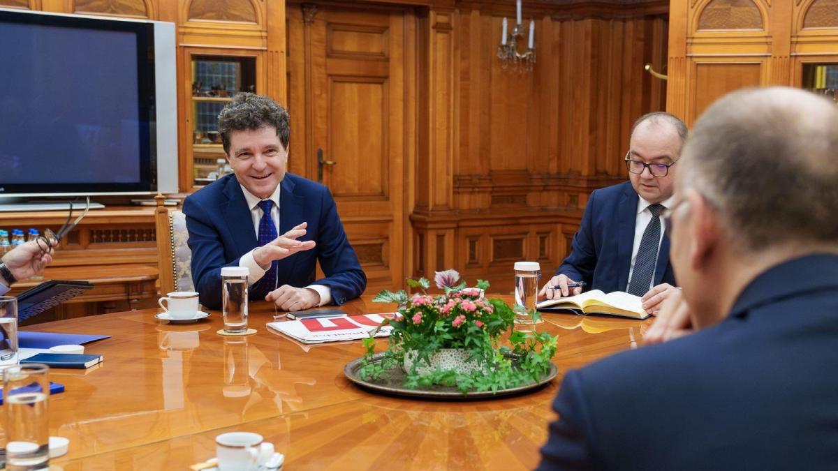 Nicusor Dan discutii cu Enrico Letta Sa avem slujbe bine platite1763405461
