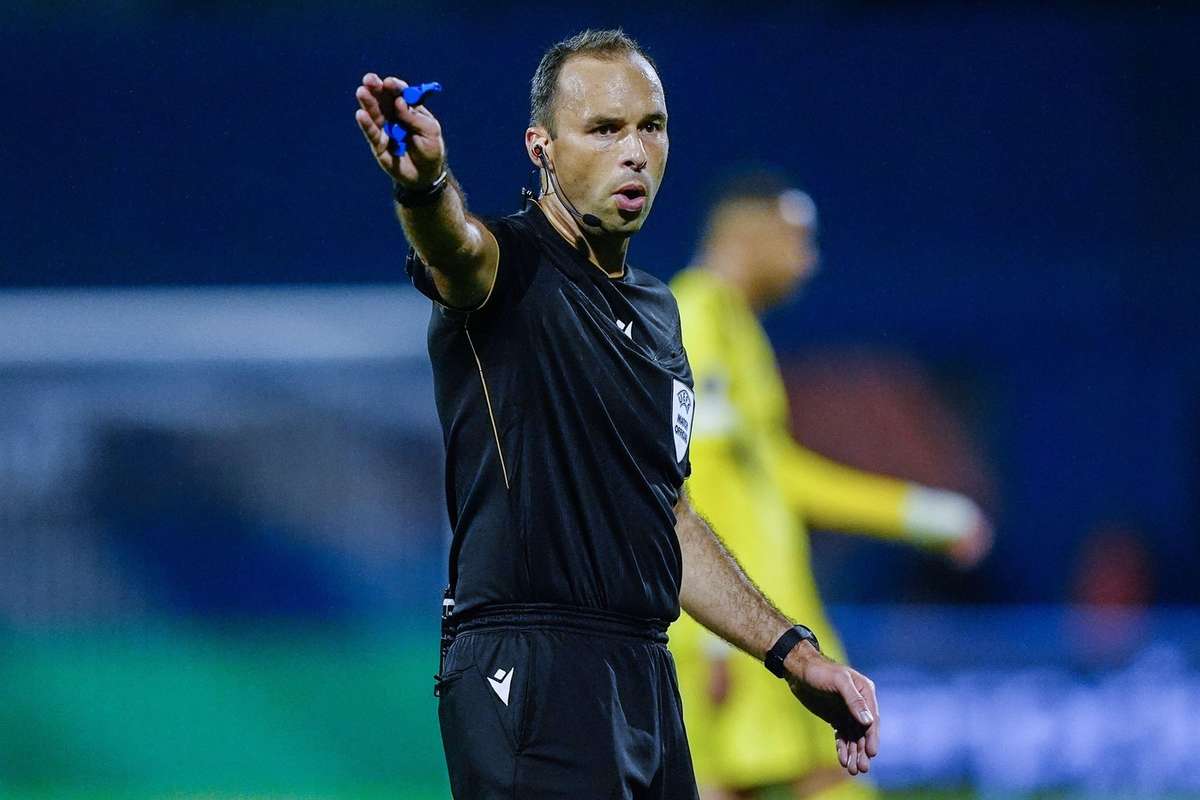 UEFA a anuntat arbitrajul pentru meciul Steaua Rosie FCSB1764065491