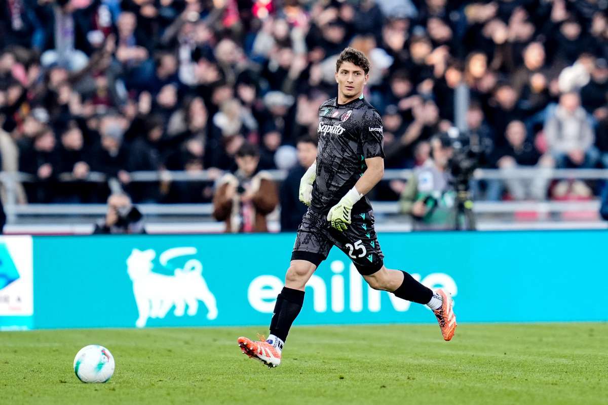 Un portar de 17 ani face istorie la Bologna1762711330