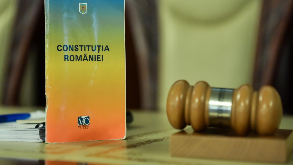 CCR discuta sesizarea privind reforma pensiilor magistratilor1765376815
